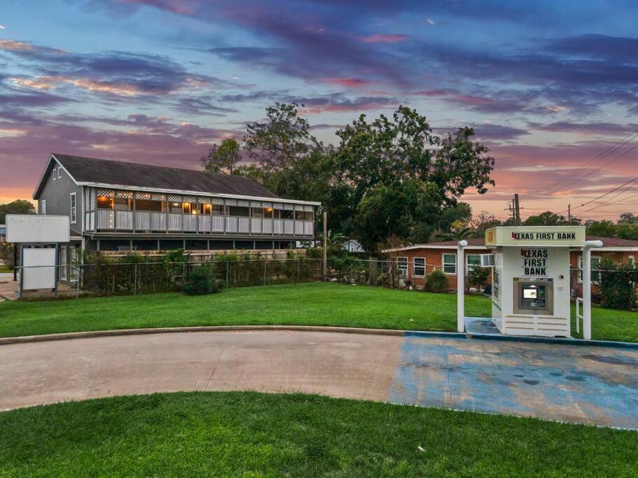 Sunnyside Retreat